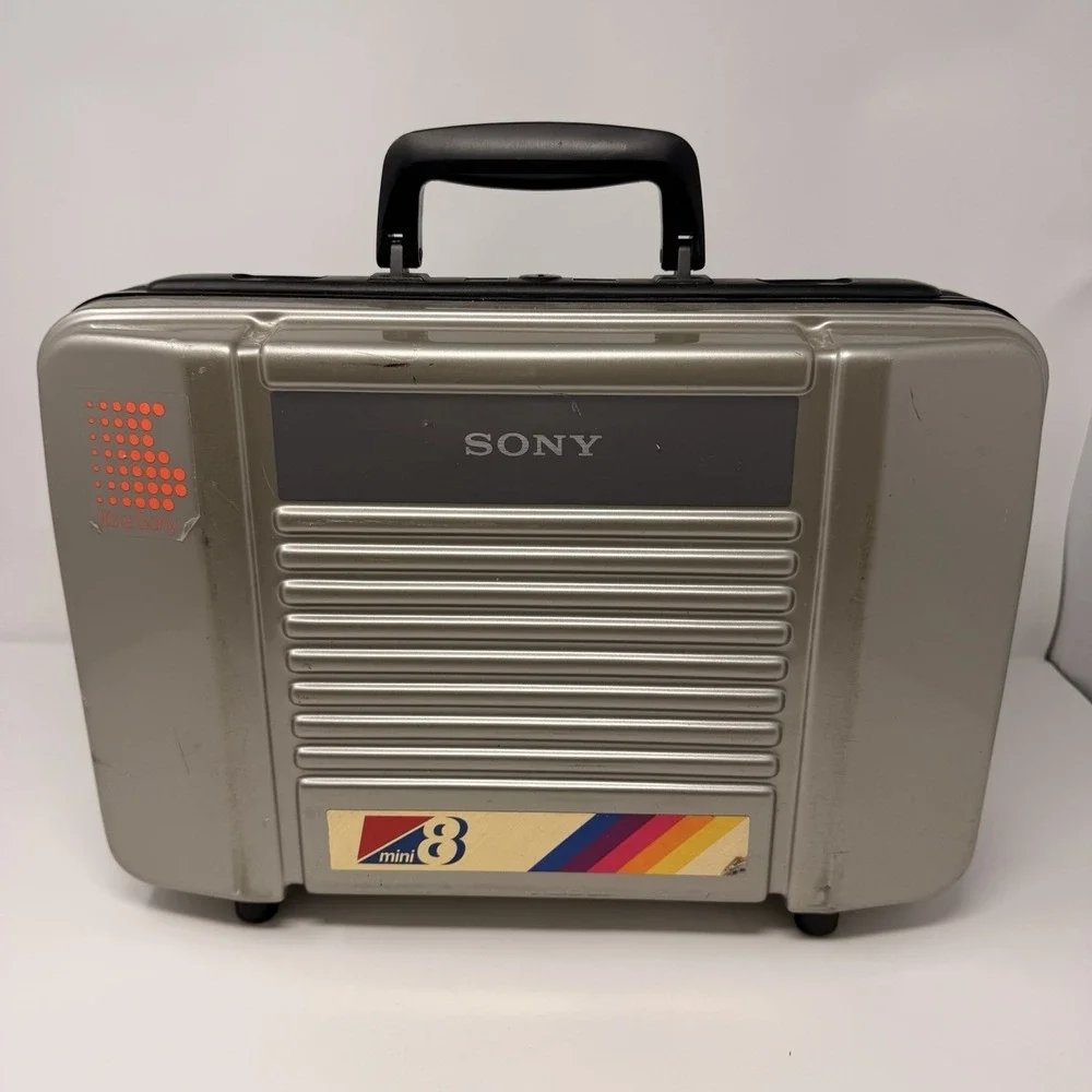 1985 Vintage Sony Video 8 Handycam CCD-M8u 8mm‎ Camera Recorder Hard CASE ONLY
